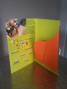 
	Laisser libre cours &agrave; votre imagination

	Plaquette publicitaire // D&eacute;pliant // Pochette &agrave; rabats

	
		
			
				
					 [......]
